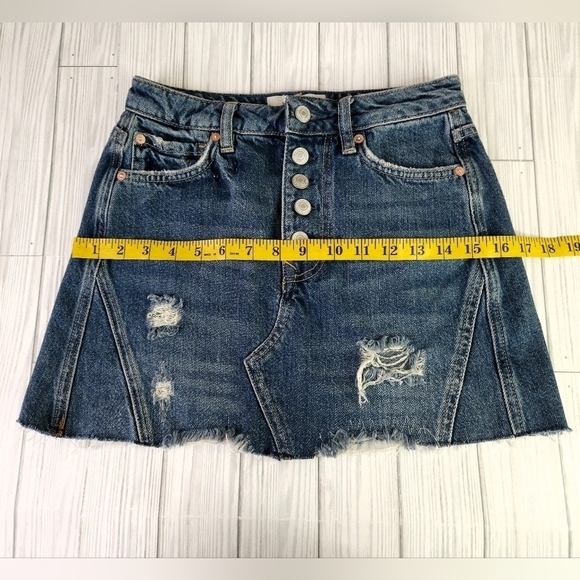 Free People We the Free Destroyed Denim Mini Skirt in Harvey Blue Size 25 - Picture 8 of 12